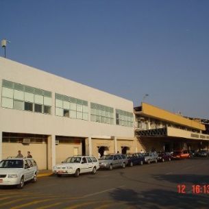 Obra Comercial - Aeroporto - Fachada Pele de Vidro com opção de abrir max-ar