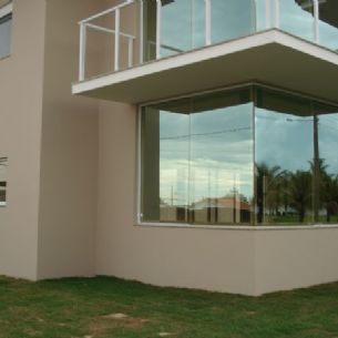Esquadrias vidro colado - lateral janela integrada